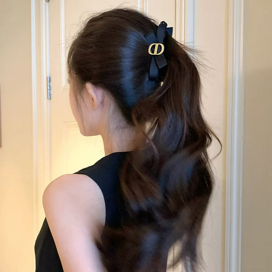 Black Bow Hairpin by Sylrena — product photo