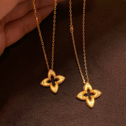Golden Clover Retro Necklace by Sylrena — product photo