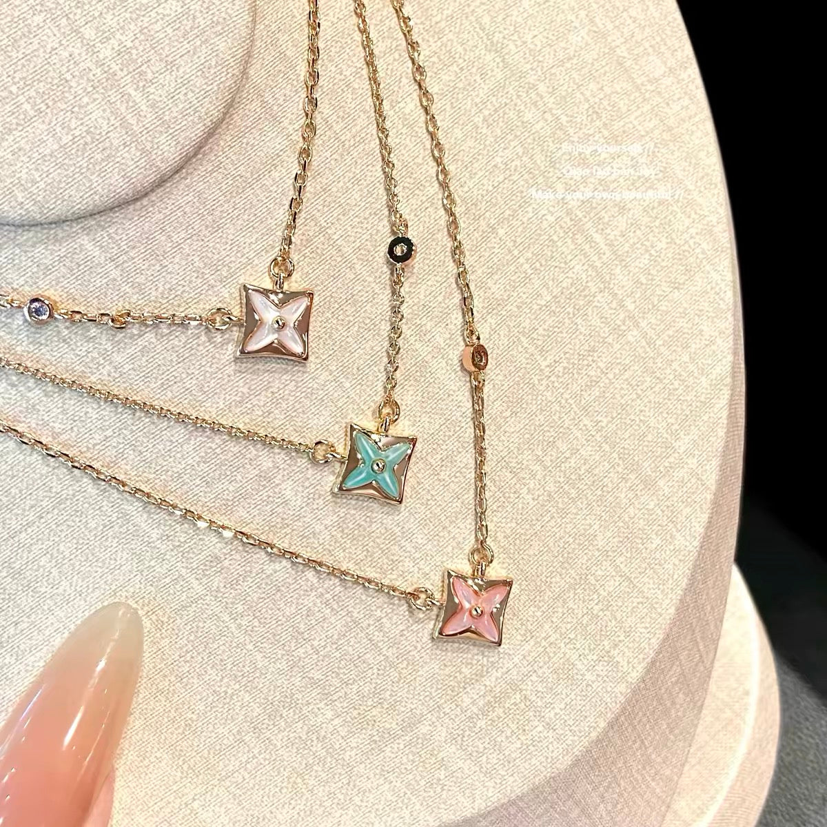 Four Leaf Clover Pendant Necklace by Sylrena — product photo