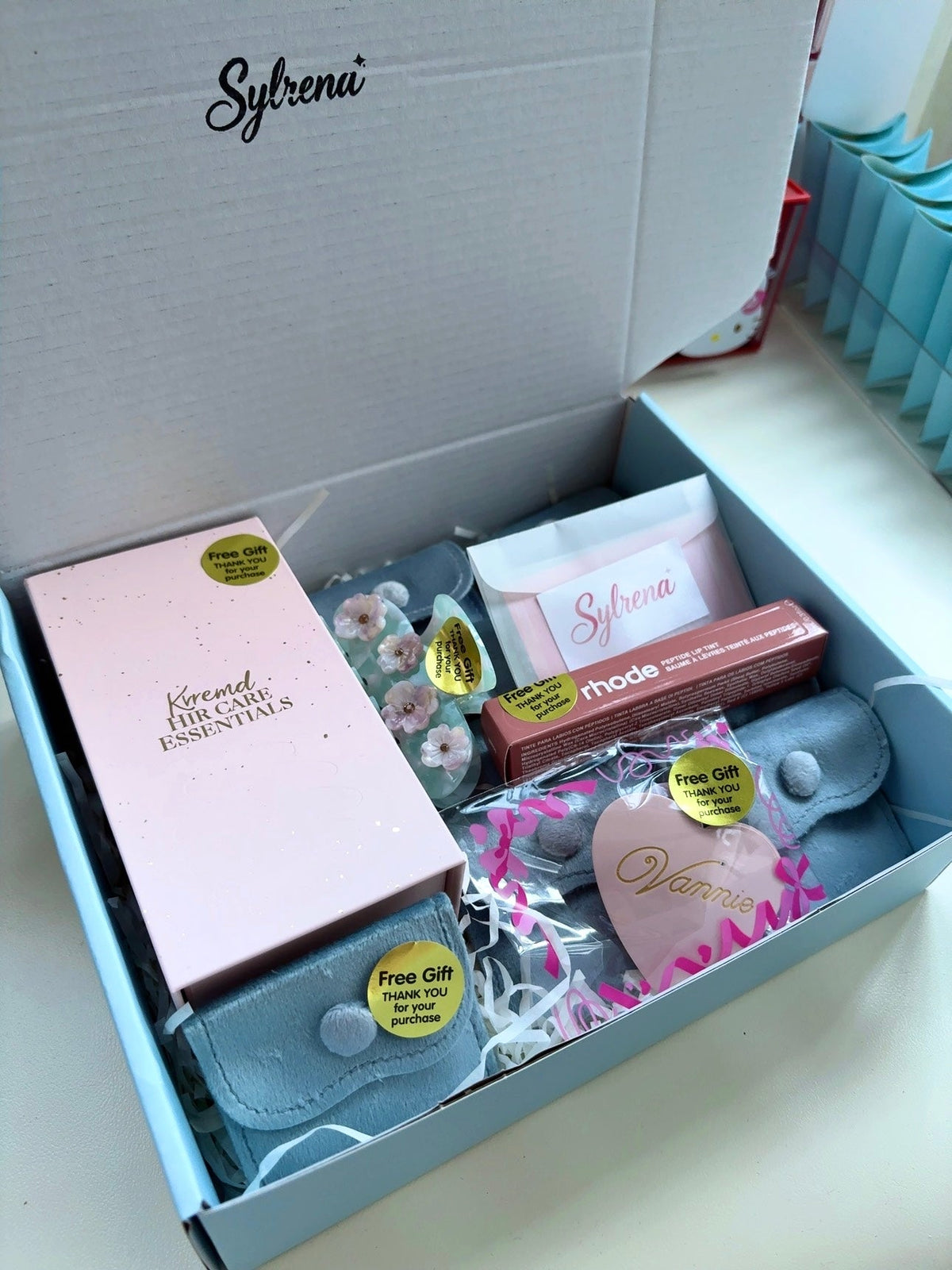Real Sylrena Lucky Scoop gift box example; contents vary by scoop size.