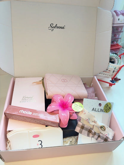 A real Sylrena Lucky Scoop unboxing example; contents vary from scoop to scoop.