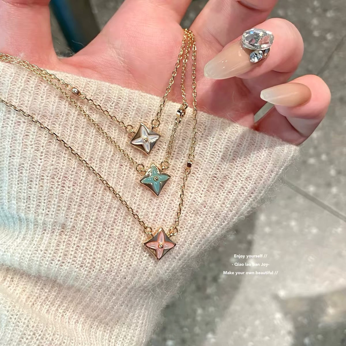 Four Leaf Clover Pendant Necklace by Sylrena — product photo
