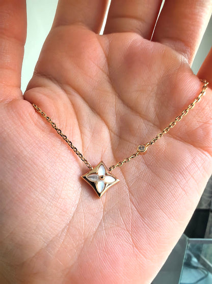 Four Leaf Clover Pendant Necklace by Sylrena — product photo